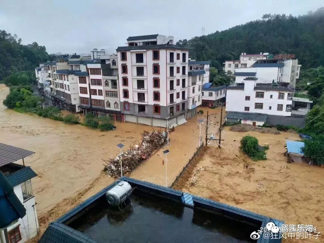 【梧州】告急,暴雨来袭,多个乡镇受灾,道路中断,希望各方人员安好!