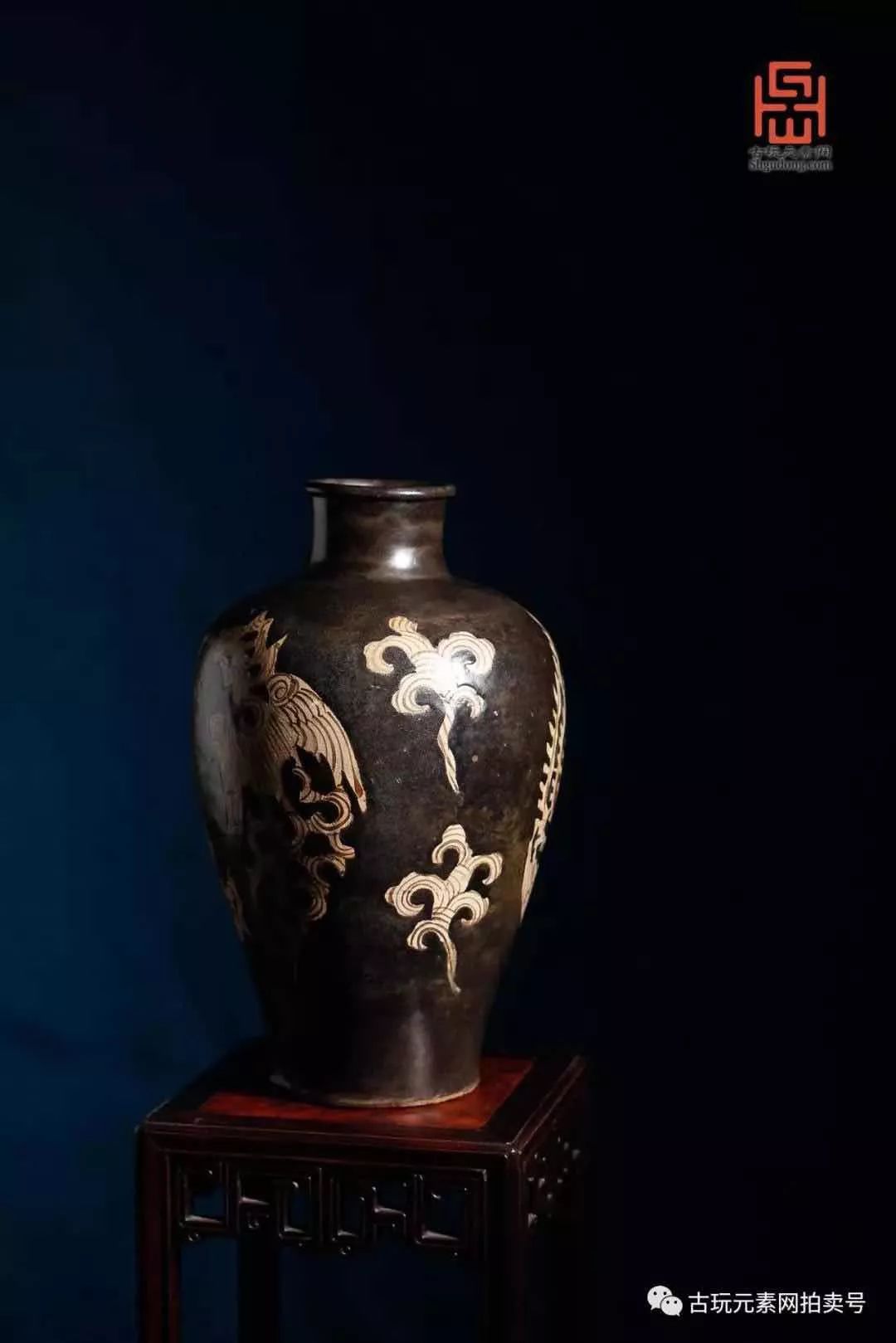 先民们在长期的劳动,生活过程中和制作使用陶器的实践中,运用纹样来装