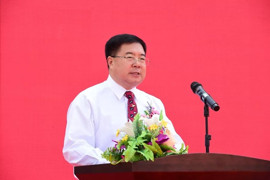 初心不改筑梦前行党委书记校长张炳辉在2019届毕业生典礼上的讲话