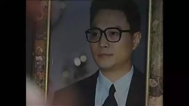 张涵予其实一开始是一名专业的配音演员,《特洛伊》《米老鼠唐老鸭》