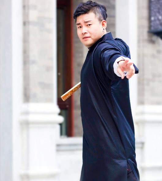 郭德纲早期弟子李云天被指不尊重观众,反获粉丝力挺!事出有因?