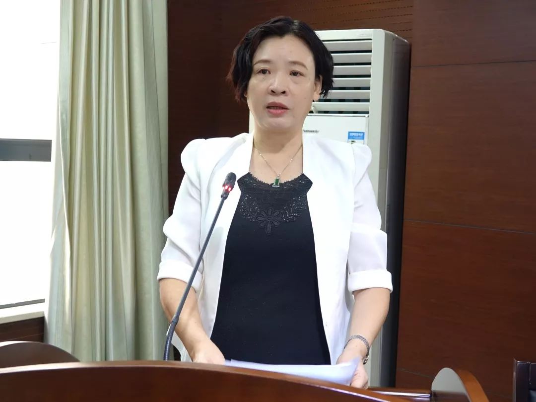 市人民政府张淑语副市长作关于研究处理《晋江市人大常委会关于小区