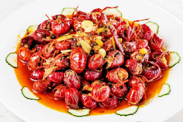 小龙虾_晚上在外面吃饭大概率要点的美食也是