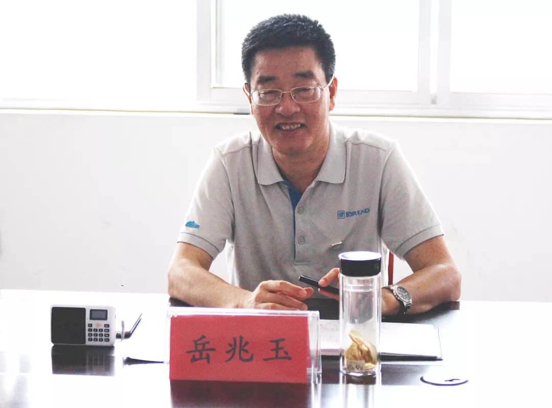 新时代文明实践县人大常委会副主任岳兆玉来高泽为党员上乡风文明课