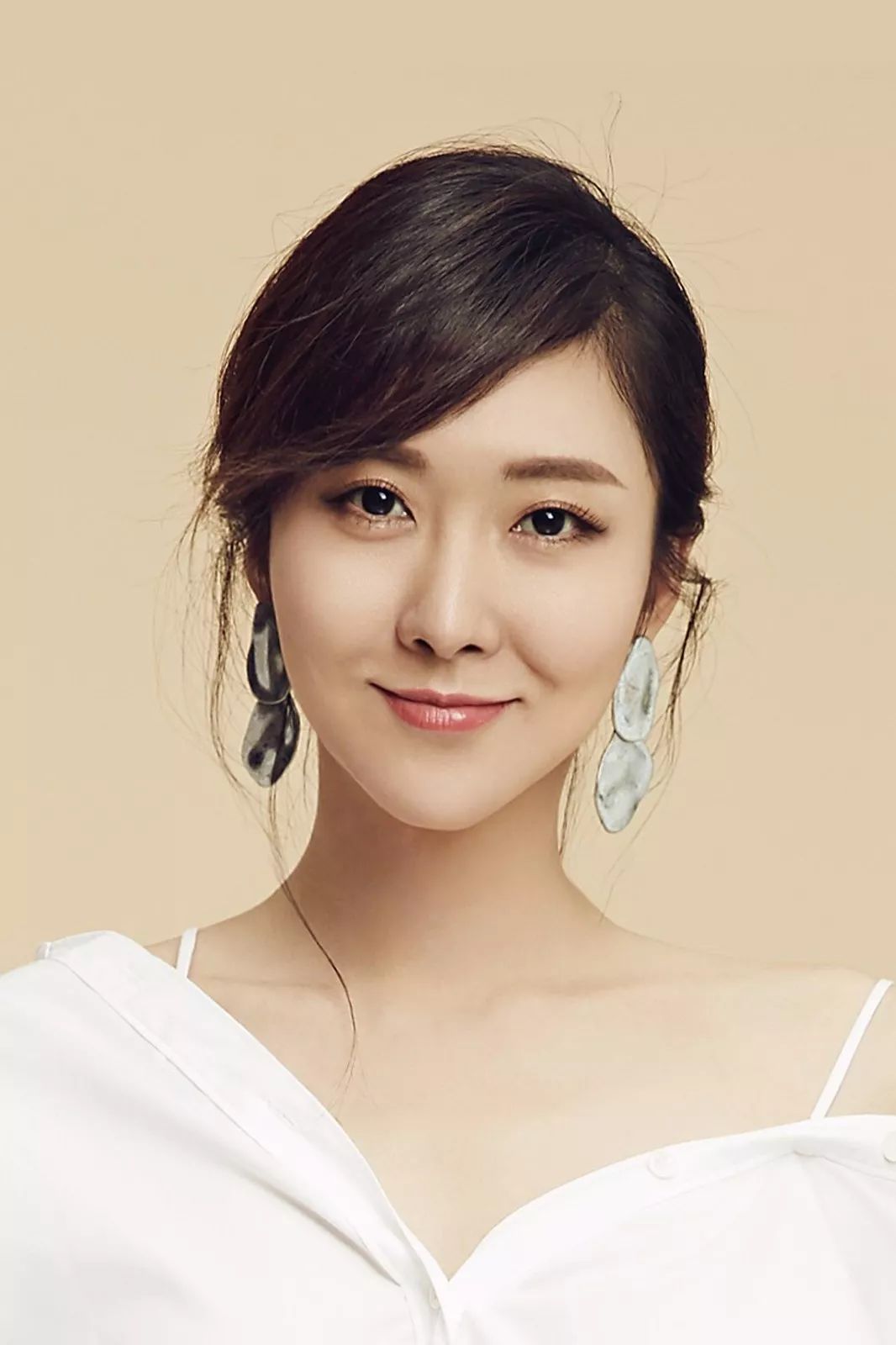 从左至右,依次为徐曼,塔斯肯,杨炅翰亮点二踏光而来,共飨和乐社区