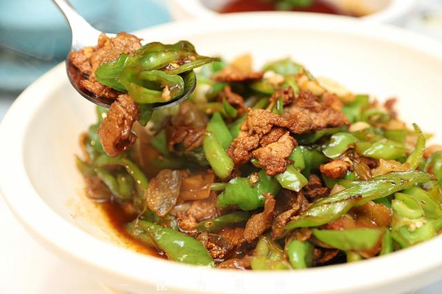 3斤鱼头吃到爽这家地道湖南农家菜没吃过你也一定听过