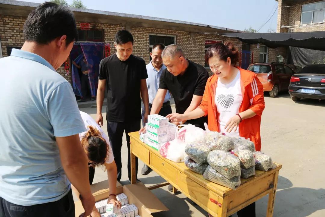 夏日送清凉关怀到基层垣曲国泰公司开展夏季送清凉活动
