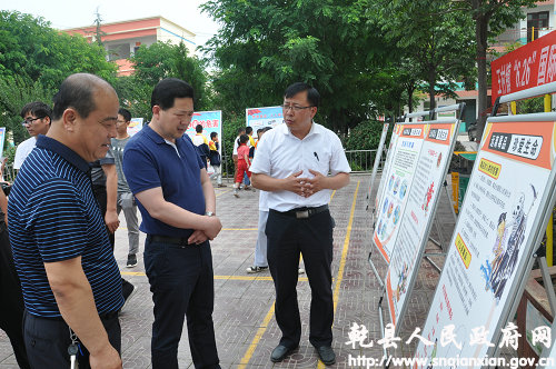 刘旭看望老党员参加王村镇626国际禁毒日宣传活动