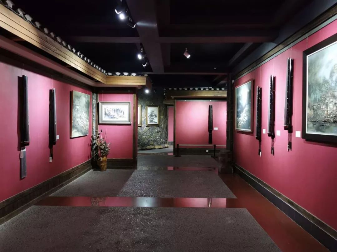 分享速速围观张家界军声画院有人搞大事