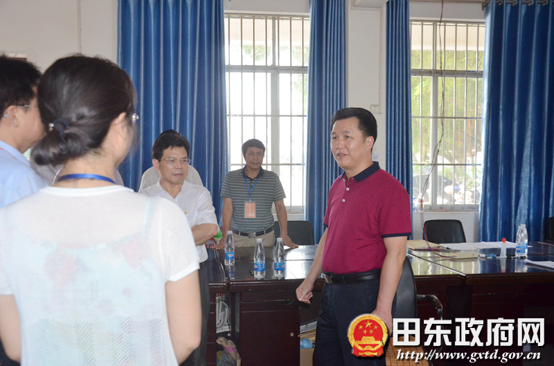 黄文明率队检查中考各项工作