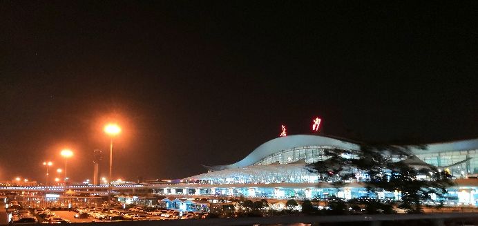 天津投3亿升级路灯长沙机场夜景工程升级完成