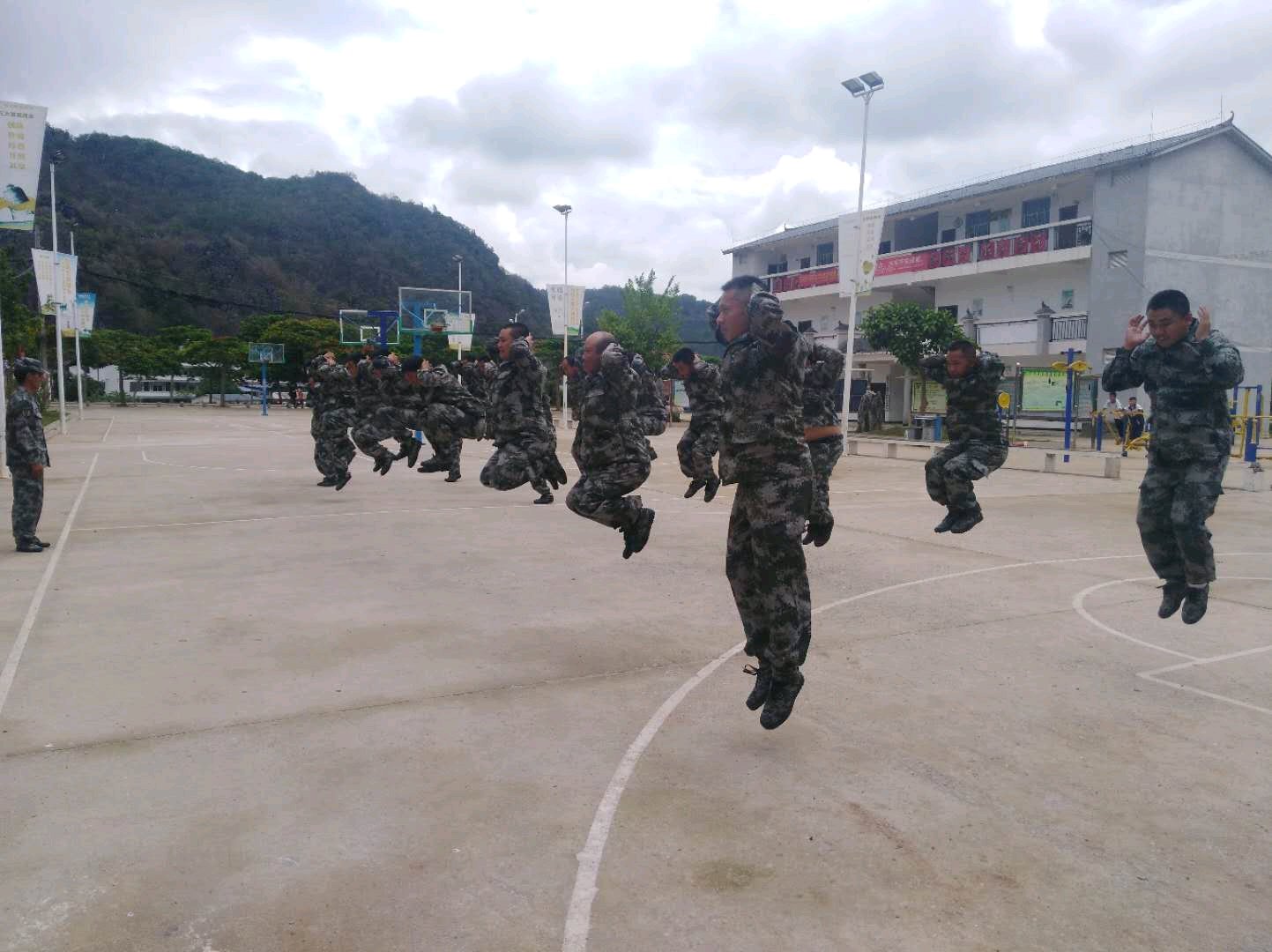 内强素质,外树形象,战训结合强武艺——思茅区六顺镇认真开展应急民兵