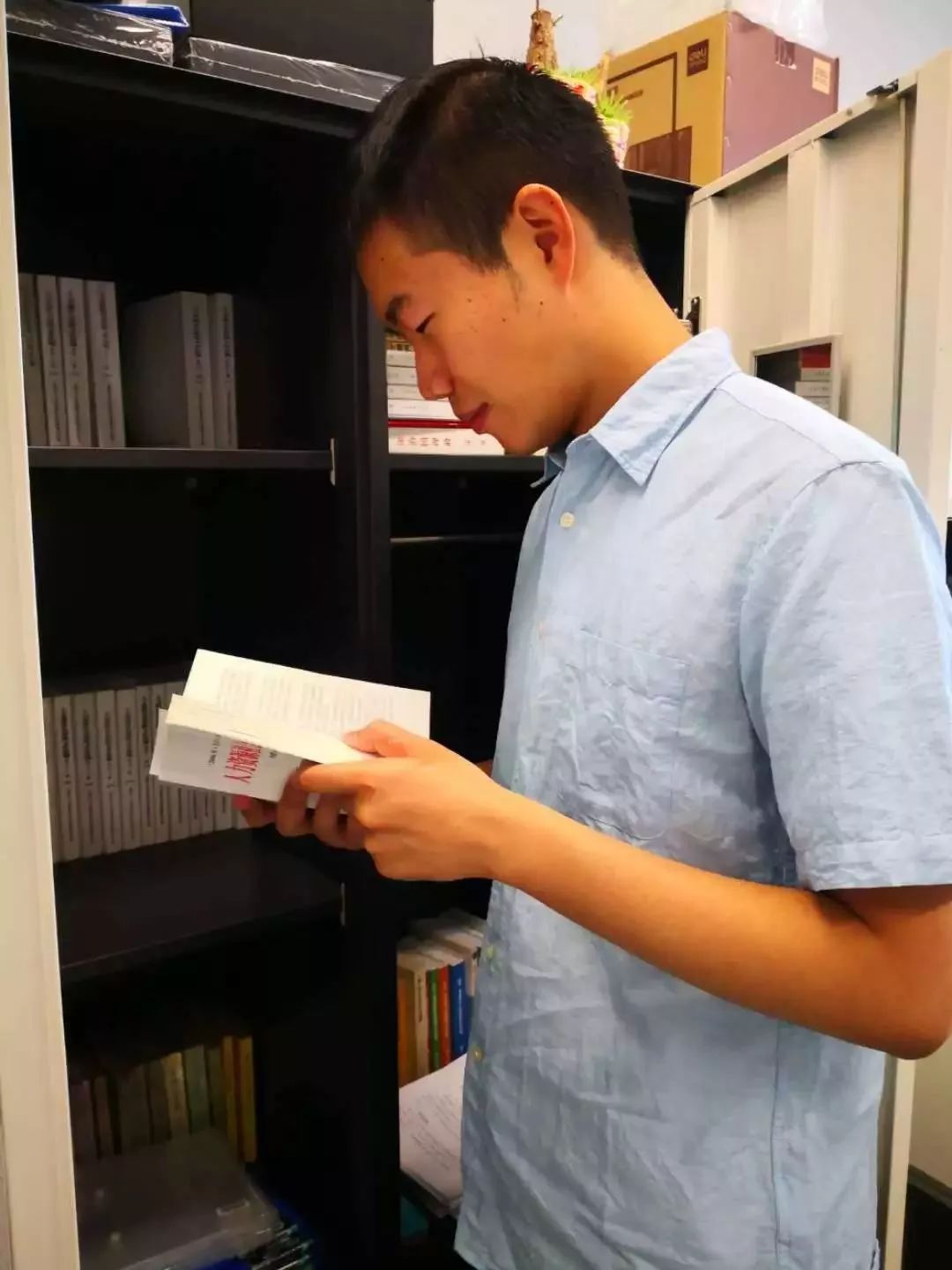 最美人社人之四十四周佳乐小人物的赤子情怀