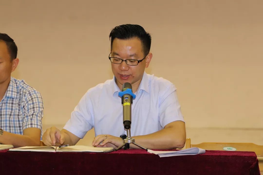 德清一中党总支书记,校长姜伟,副校长徐康良,周贤山,蔡海峰,教务处