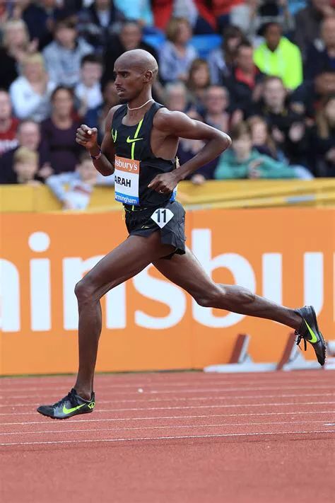 但对于基本都是靠双腿来完成的跑步运动来说,这些肌肉反而成了累赘