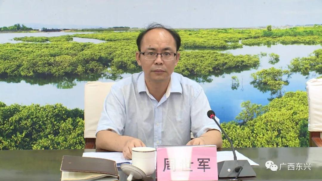 周世军在市委人才工作领导小组2019年第一次会议上强调抓人才就是抓