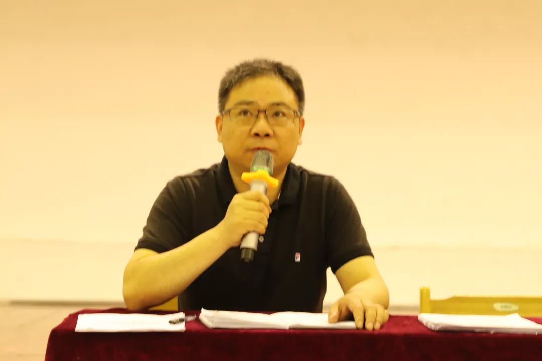 德清一中党总支书记,校长姜伟,副校长徐康良,周贤山,蔡海峰,教务处