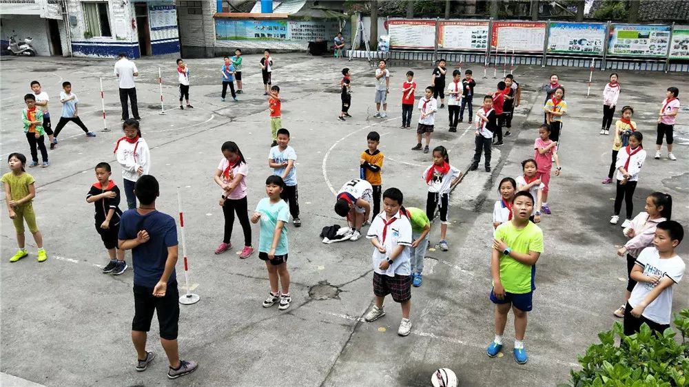 沐川县实验小学:扎实生本教育  问诊课堂教学