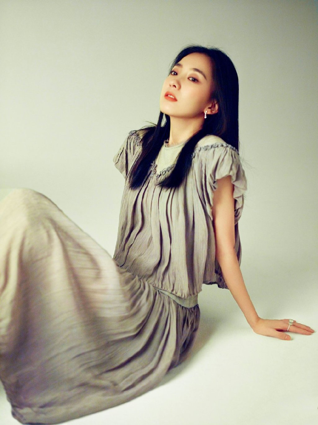 内地女演员:朱颜曼滋