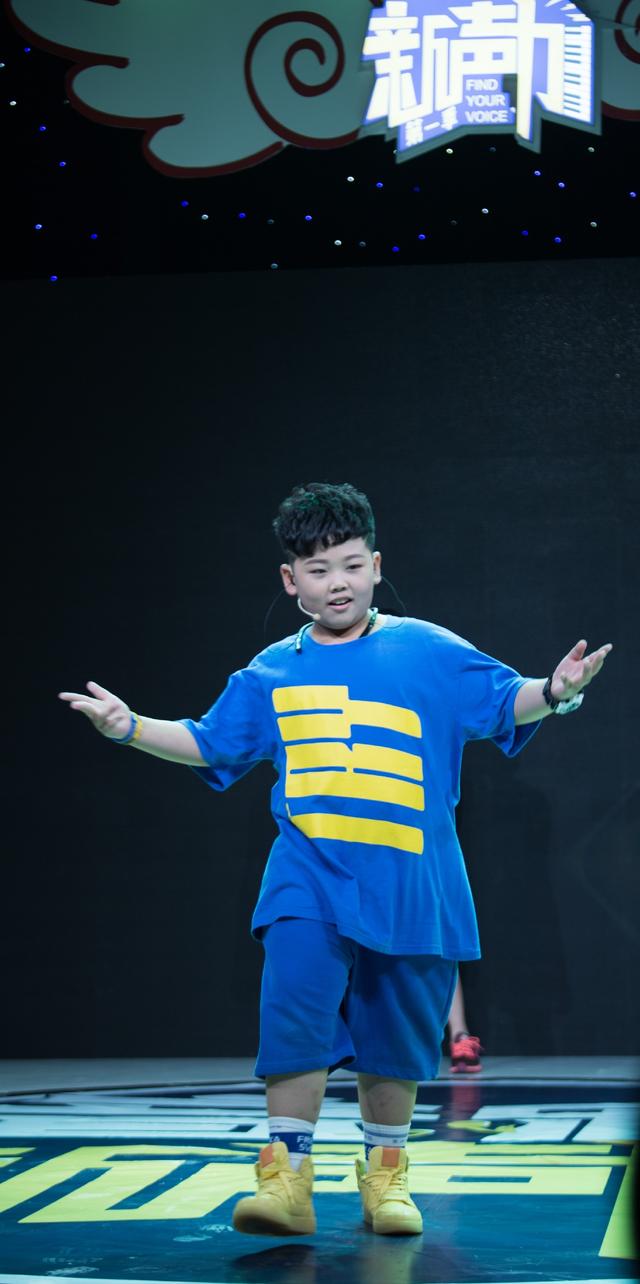 音乐才子小胖魏铂宸为音乐而生能歌善舞