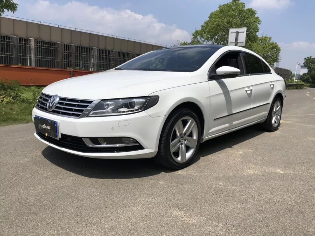 14年8月大众cc18t豪华版7万多公里外观时尚轿跑