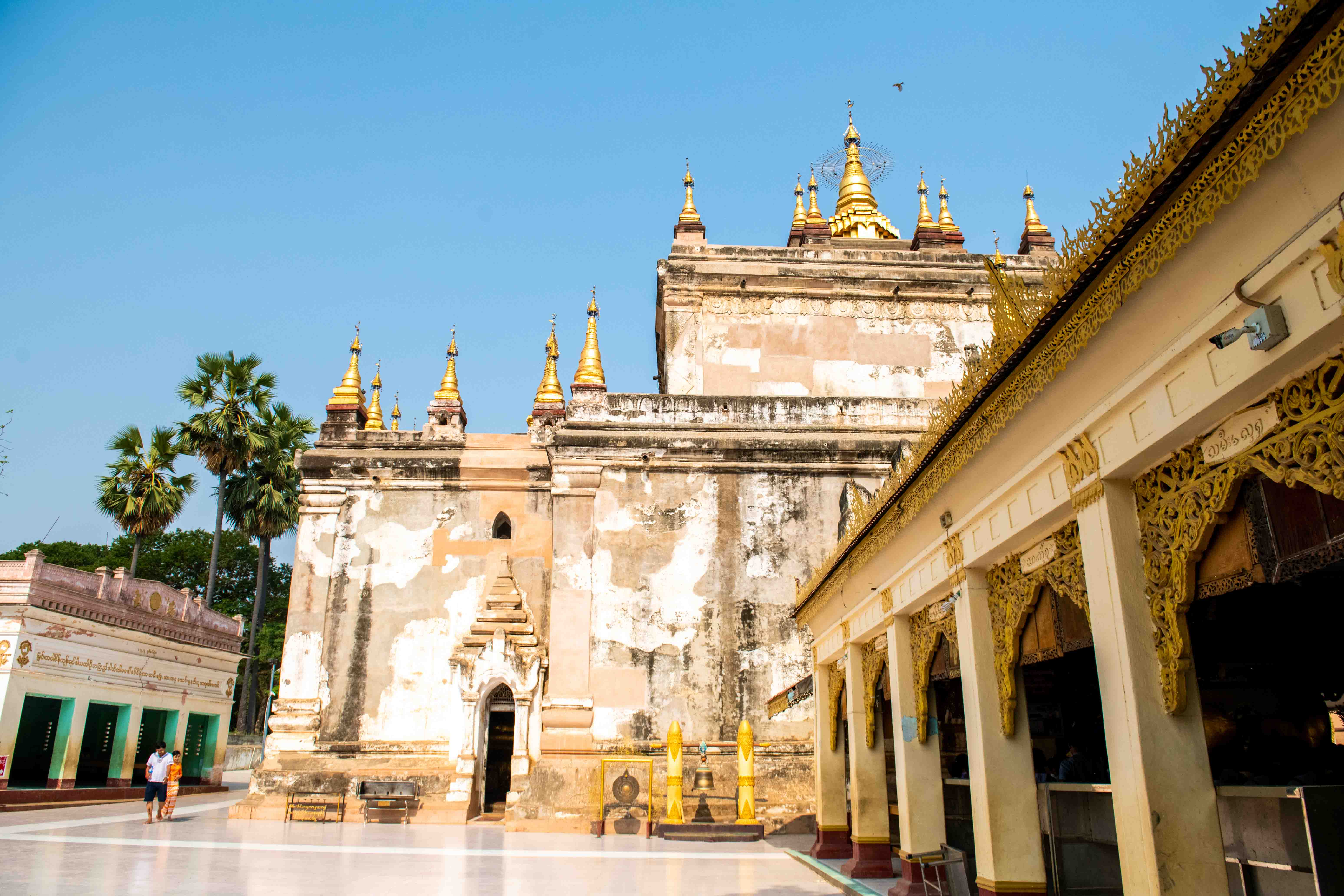 东南亚最"悲伤"的寺庙,为一代君王所建造,建造原因令人难过_马努哈