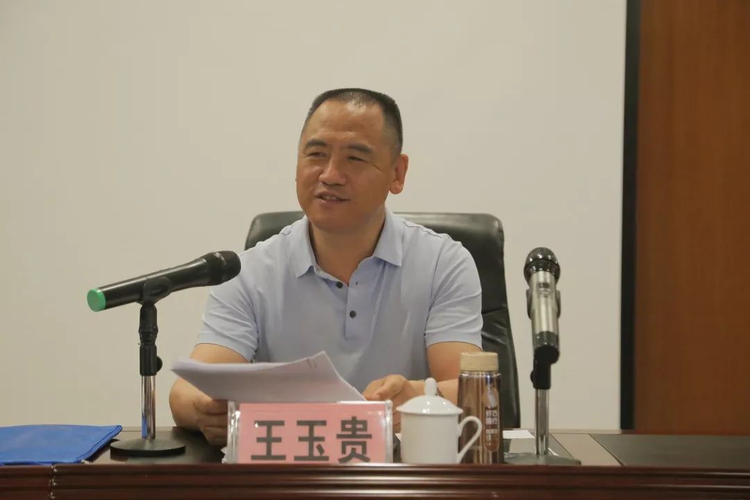 公司副总经理,三荔项目公司董事长王玉贵