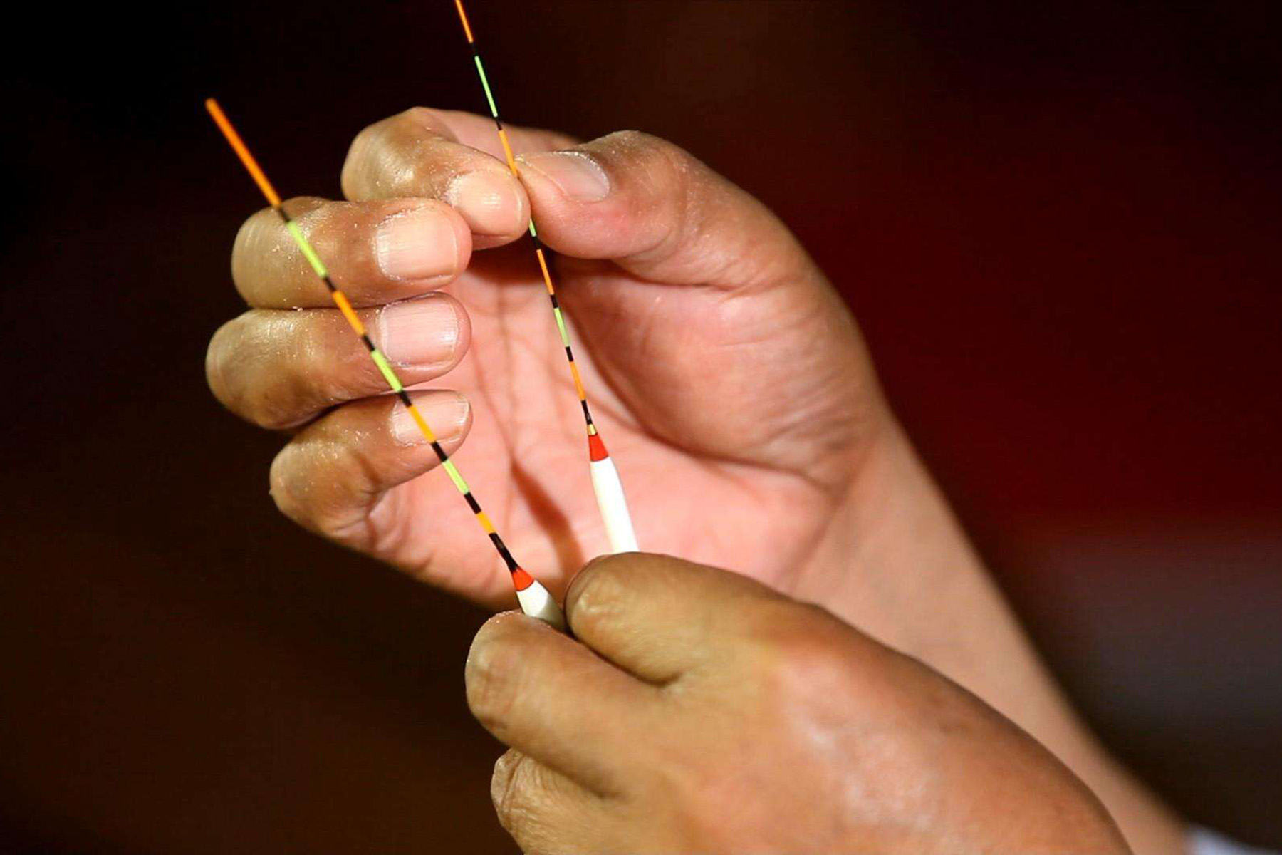 在黑坑钓鲤鱼使用什么鱼漂应调几钓几钓黑坑鲤鱼的调漂方法