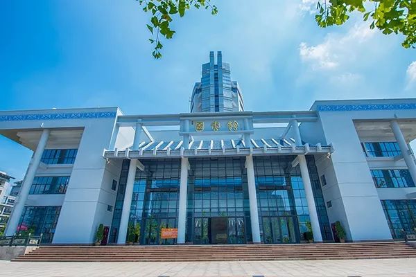 千万别来贵州读大学!否则你来了就不想走了!_黔南