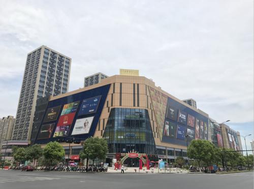 6969商业方面,地块距离板块内最大的综合体—万宝城,步行距离在1