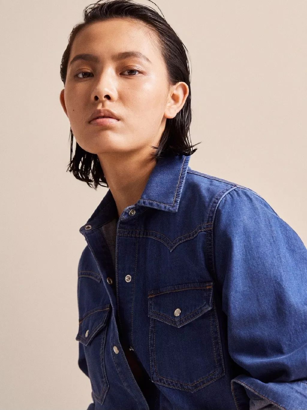 一周超模刘雯空降berluti大秀新面孔学员参加2020春夏男装周