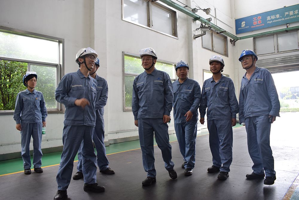 "随着一声紧急汇报,中化蓝天上虞基地警报响起,迅速进入了紧急状态.