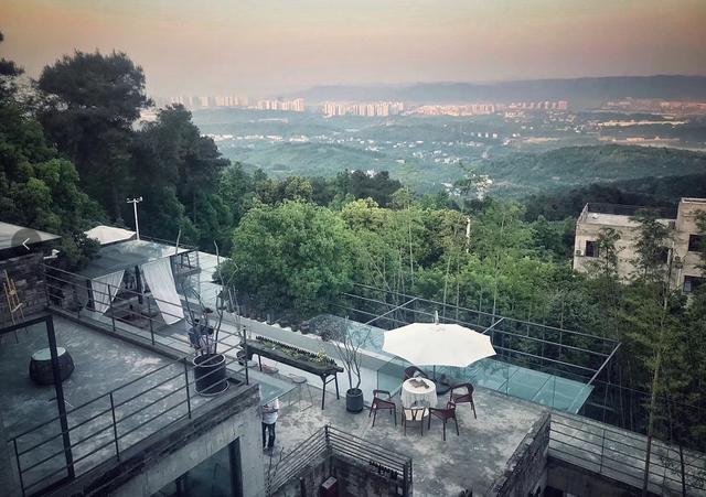 图为途家"界外美术馆民宿"