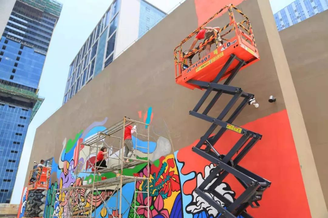 来这面超大涂鸦墙拍照打卡,朋友圈你最红!