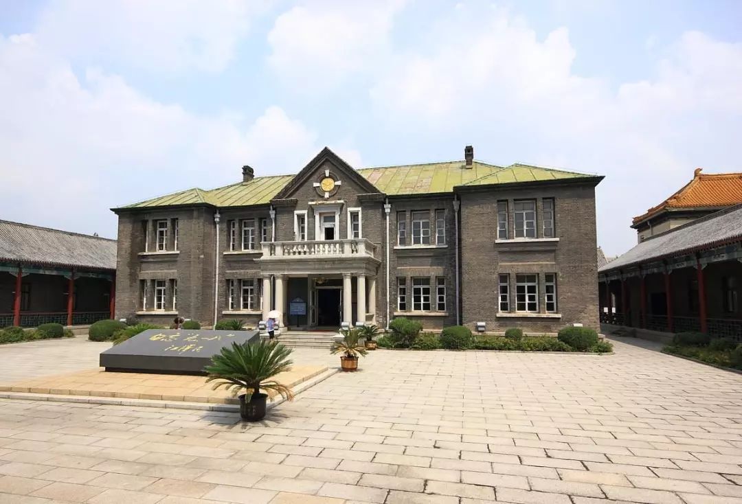 绘画作品,博物馆内展出了包括溥仪日记,伪满执政令,怀远楼,同德殿等