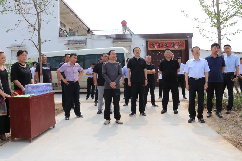 示范区举行迎建国70周年夏季战役农村人居环境暨生态厕所建设观摩活动