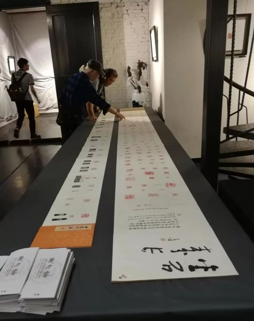参加本次"楚刀客"篆刻小品展的篆刻家为:桂建民,吴林星,刘光明,叶