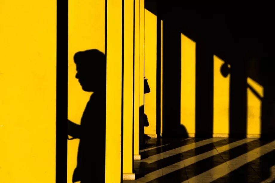 街头摄影艺术色彩光影构图的完美结合