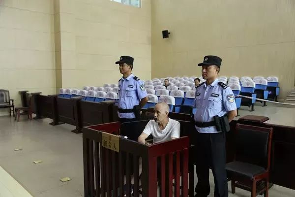 无为黑诊所误操作导致病人死亡竟全家出动偷埋荒山8