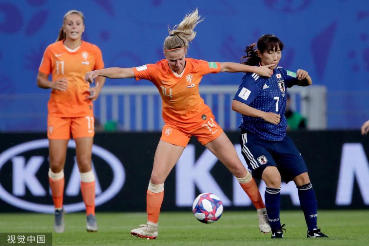 包含荷兰女足VS中国女足的词条