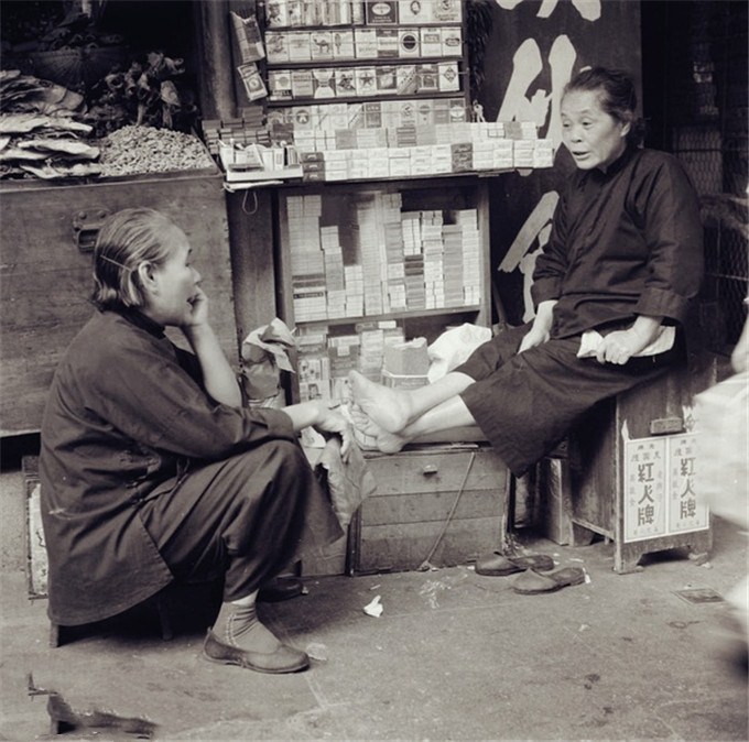 1955年的香港平头百姓,辛劳纯朴,日子并不比内地人好过