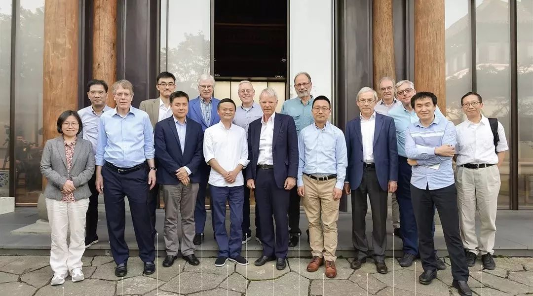 得主在内的罗汉堂学术委员会委员,10多位世界顶尖学者来到阿里思过崖