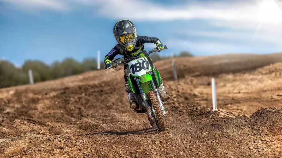 国内大贸车款很少,曾经川崎有klx150d和klx150c售卖,因为销售量问题也