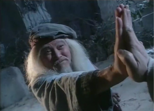 所以此时郭襄占据优势,也正是这一招打狗棒法,无色禅师险些五指齐断