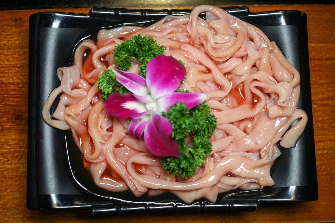 鲜鸭肠弹舌有嚼劲,不仅大块而且吃起来特别q!