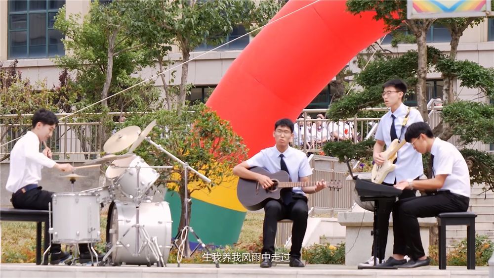 十八岁你好烟台三中成人礼燃爆朋友圈