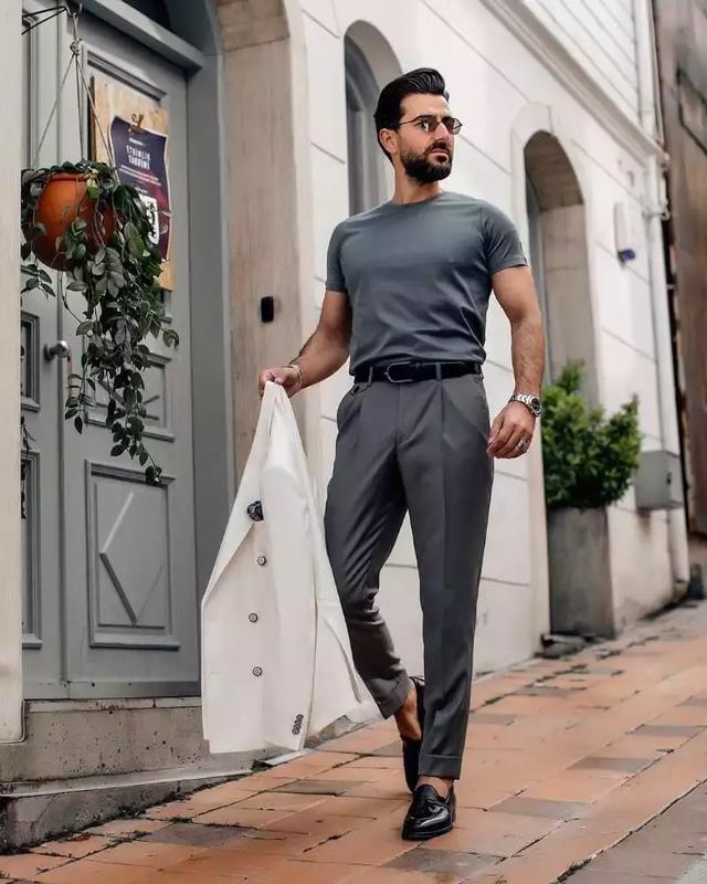 我皮肤黑穿什么颜色才好看