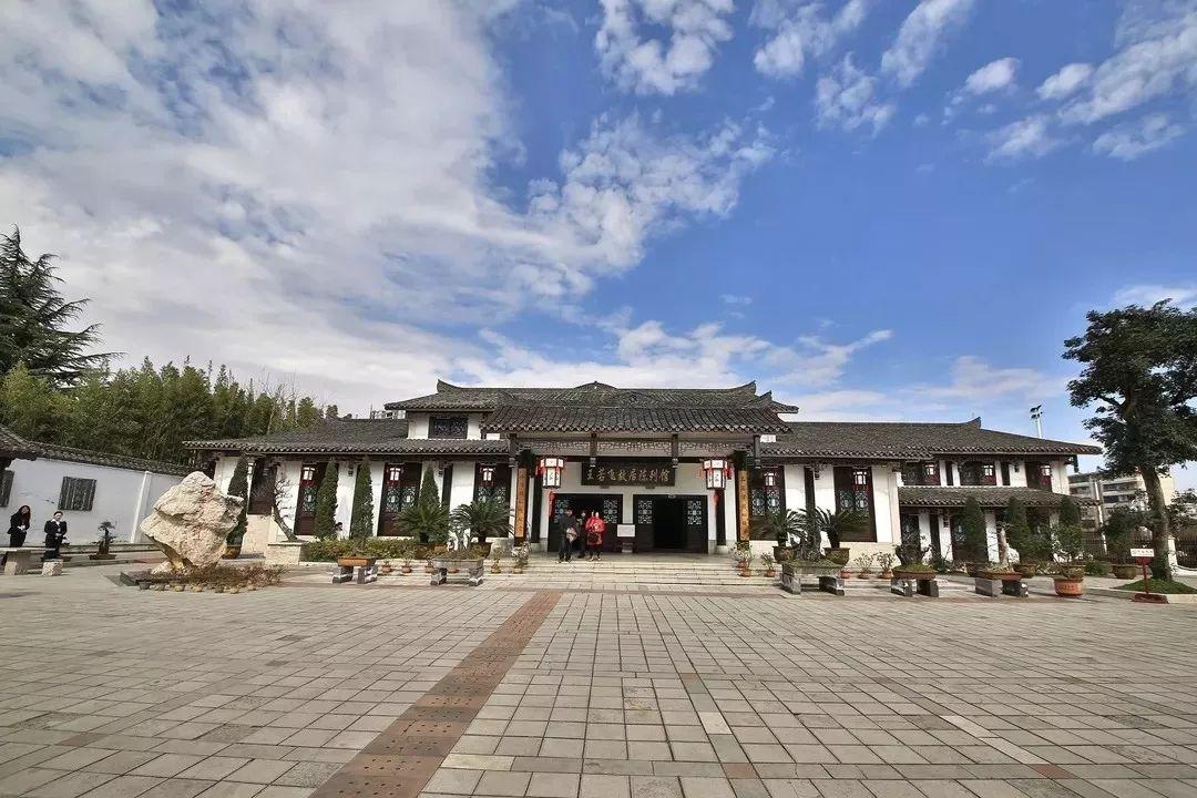 大熊进山黔西南风光之旅