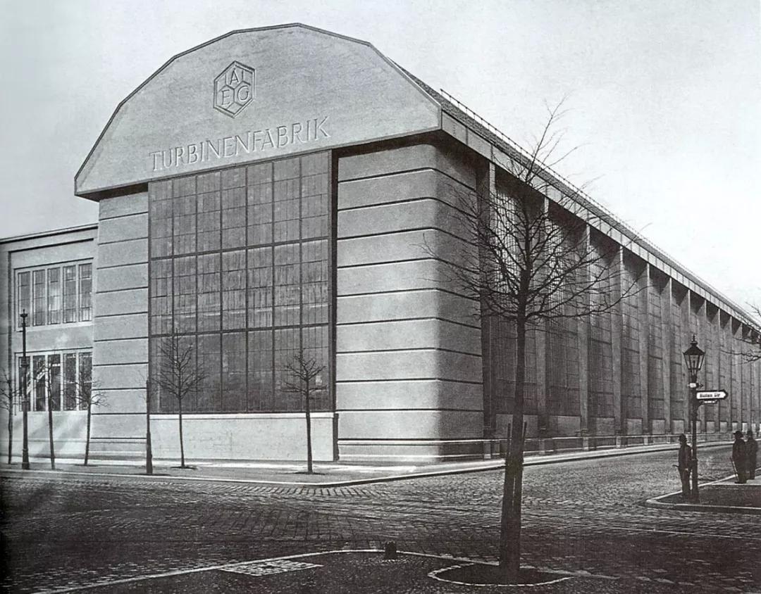 贝伦斯于1909年为aeg公司设计的厂房贝伦斯是一位非常有影响的现代