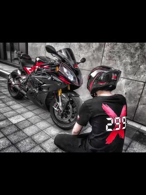 每个骑士心中都曾向往过299kmh机车